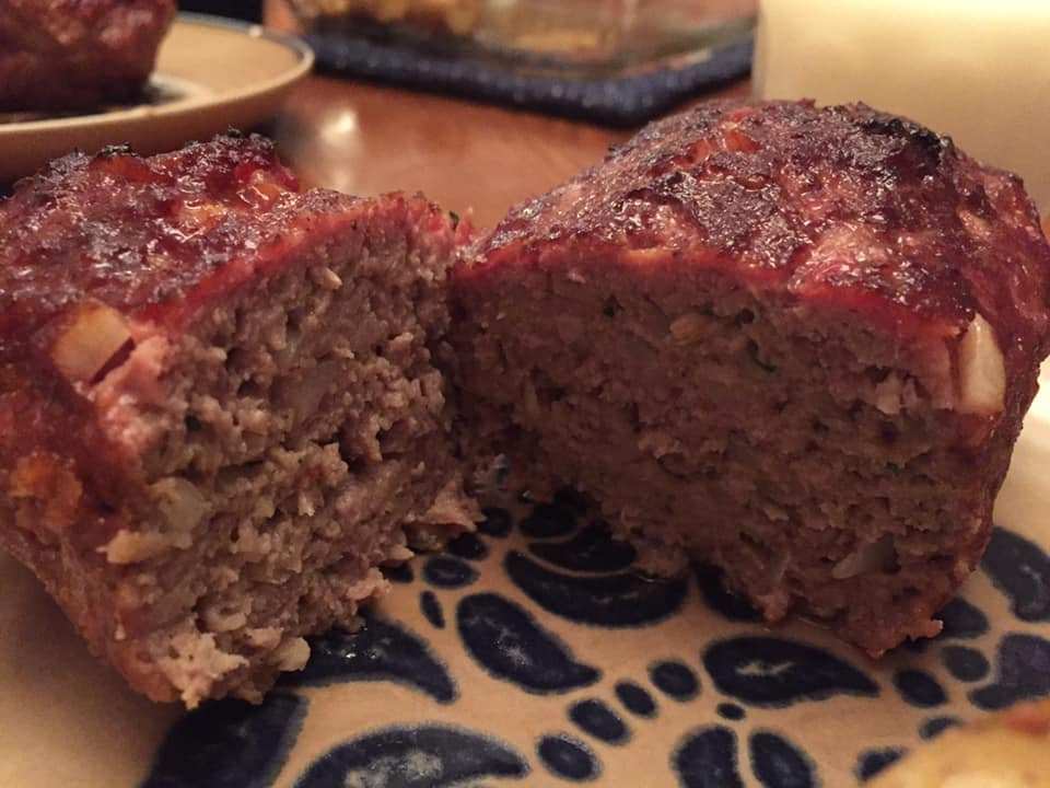 Apple wood smoked lamb meatloaf greatlakeslamb.com/2020/04/22/app…
