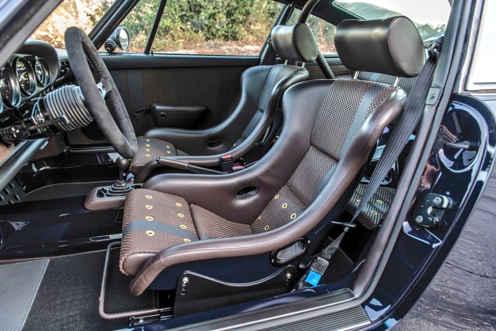 BCJr's tweet photo. My #WednesdayWant!🥃✨

#Porsche #964C2 #RestoMod
@singervehicles #911HotRod!👌

@PorscheRetail @Porsche911UK
@PorscheSauce @oliveri_pablo
@HelenGoff @SHopemaster
@uchuta_m @PFSClassics
@Bertieschip @vividcloudofwat
@jim_knipe @DP_Grouch @RGruppe
@FAFBulldog @LienhardRacing 👊💥 https://t.co/PHrC56b25A