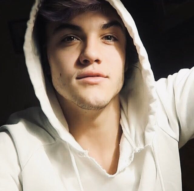 babyyruth03's tweet photo. i’m not okay i’m not okay i’m not okay https://t.co/UN0AKtbz1t