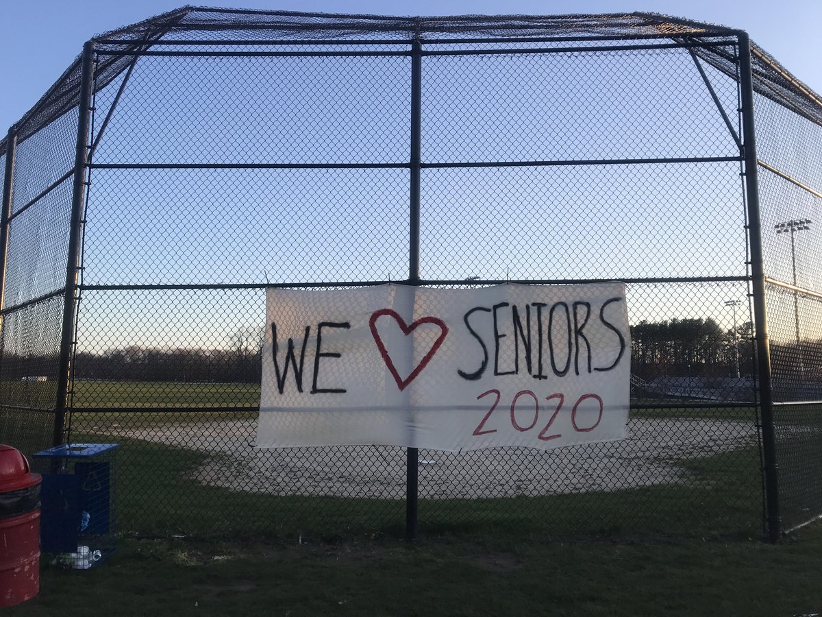 The HHS juniors have something to say to our seniors. And I totally agree with the message!