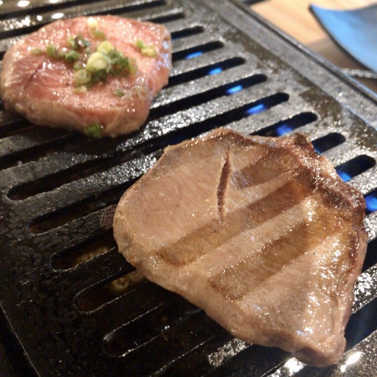 kumimimimimim00's tweet photo. お店が開いたらただちに食べたいものシリーズ
1. 京兎 Kyo-to のコース料理
2. Wolfgang SteakのPorter House
3. 築地のちらし
4. 剣心焼肉の厚切り牛タン
#ロックダウン #妄想グルメ #フィリピングルメ #マニラグルメ #マニライフ #manilife https://t.co/ki3kA75QYm