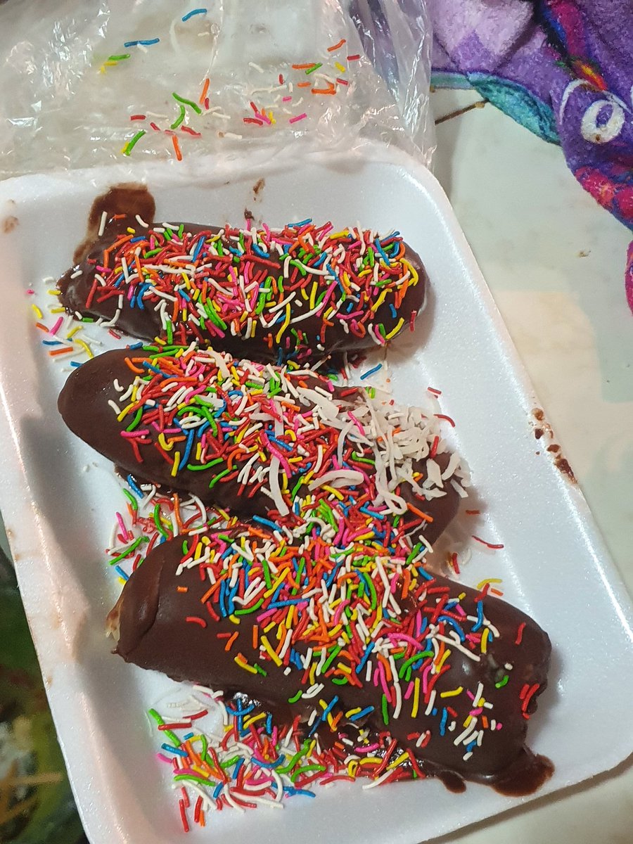 marizaramirezg's tweet photo. Antojo de hoy: #chocobananas #diariodeunagordita ♡ #Gastronomia #cuarentena será normal tener hambre cada 2 horas? @VecinoRegi0 @SoyDeSanNico @QuePasaEnSN @MtyOutOfContext https://t.co/VcwbAJp1HA