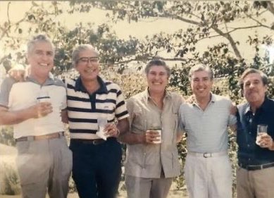Lamentablemente, hoy falleció el último hermano de los “Original Ford’s”. Tio Henry: QEPD. En la foto, de izquierda a derecha: Tio Dicky, Tio Billy, Tio Henry, mi abuelo Jimmy y Tio Freddy.