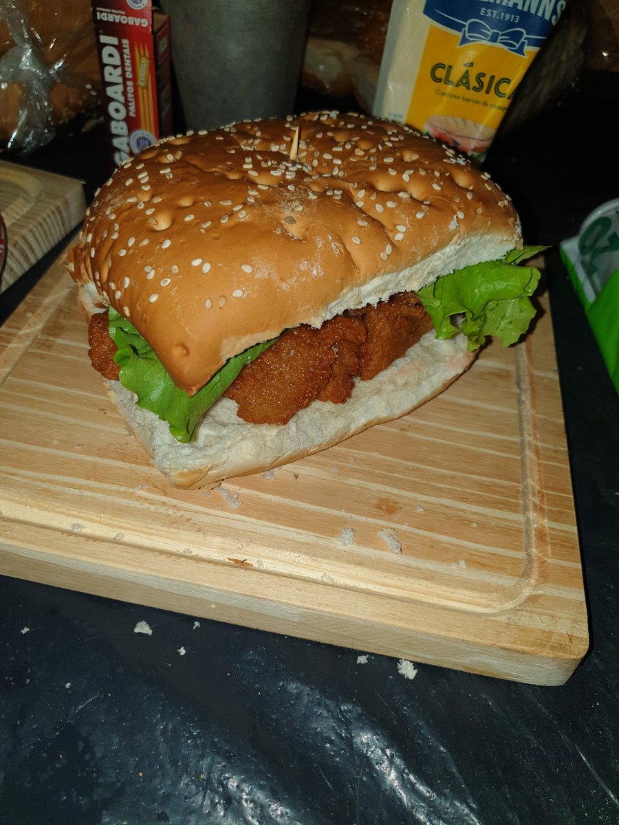 Featured image of post Sandwich De Milanesa De Pollo Bate el huevo y agrega sal y pimienta tanto a la harina como al pan molido