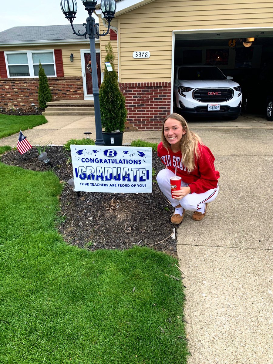 bhs2020seniors's tweet photo. 1/2- THANK YOU to all the teachers who went out and delivered our senior signs!!! We appreciate everything you have done &amp; continue to do!!!! 🌟 @BHSPetryAP @BCSDBrunswickHS @BHSMerrill @BHSKoviAP @BHSLynnAP @MissLengal106 https://t.co/PSbTxgkaaM