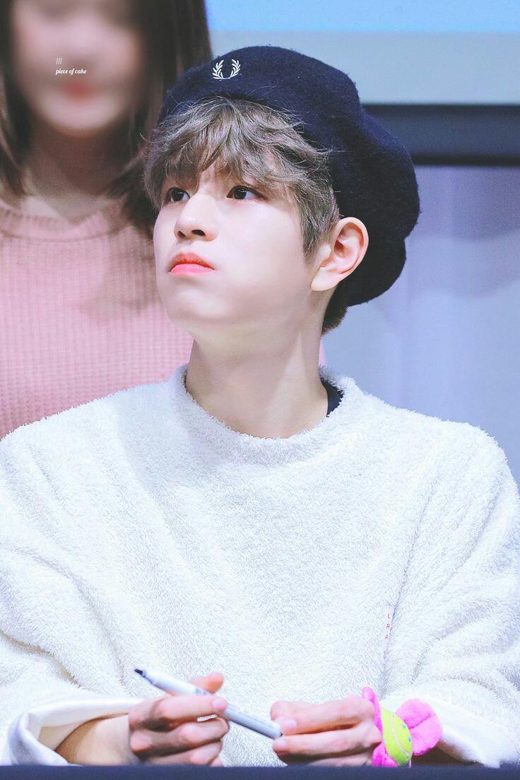 kim seungmin in berets — a powerful thread