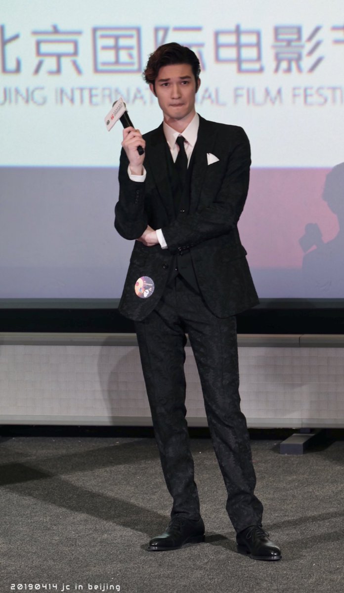 秋 على تويتر ドルガバ ジェシー で検索したら北京の爆イケハリウッド俳優出てきて死因が増えた