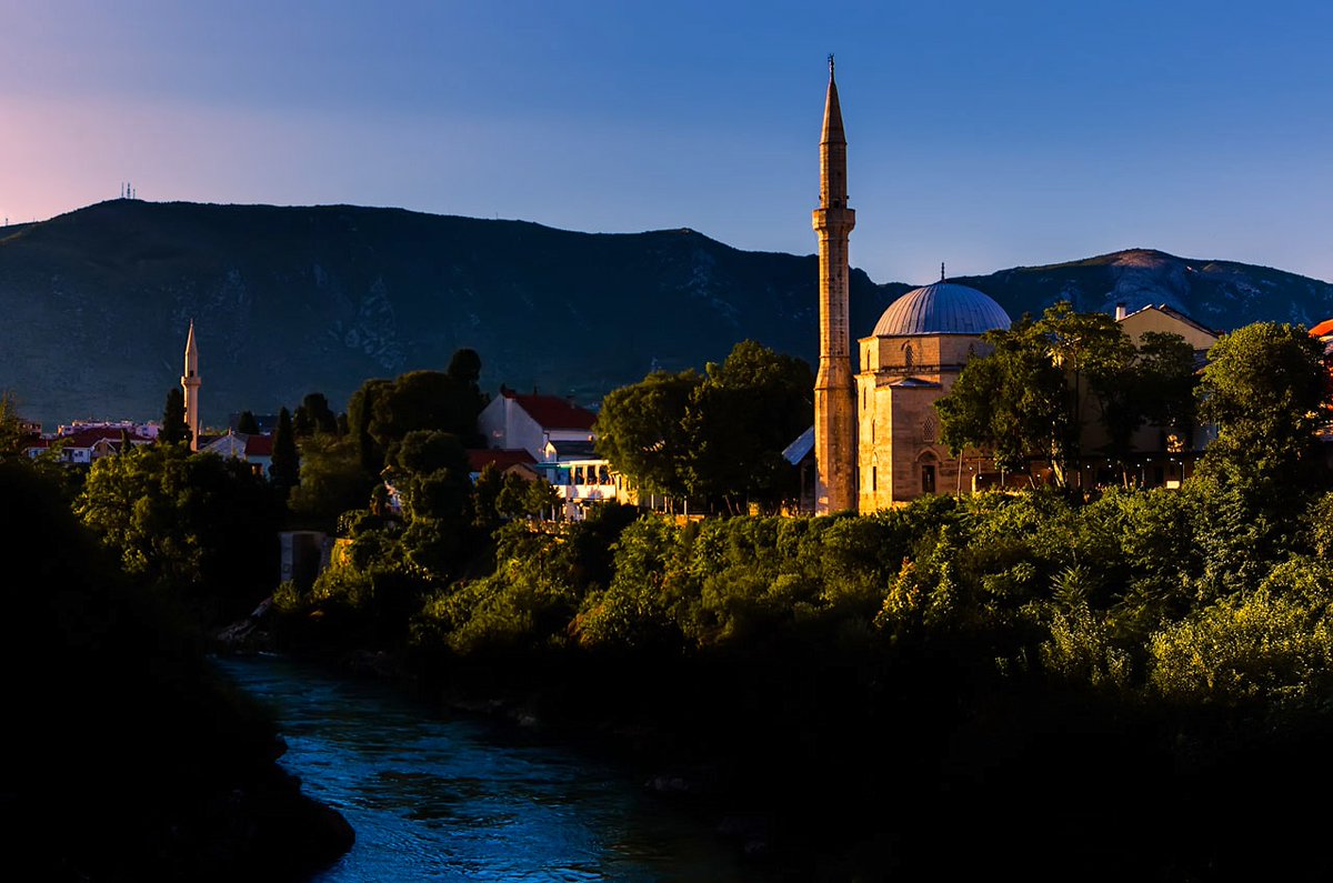 photosontheroad's tweet photo. Evening's coming
More travel 📷:https://t.co/jdWpbh6HF5
#landscapephotography #travelling #landscapelovers #traveler #landscapes #travelphoto #travelpics #travels #travellife #travelbug #traveldiaries #mostar #visitmostar #bosnia #bosniatourism #bosniatravel #visitbosnia https://t.co/wNdlD7EO41