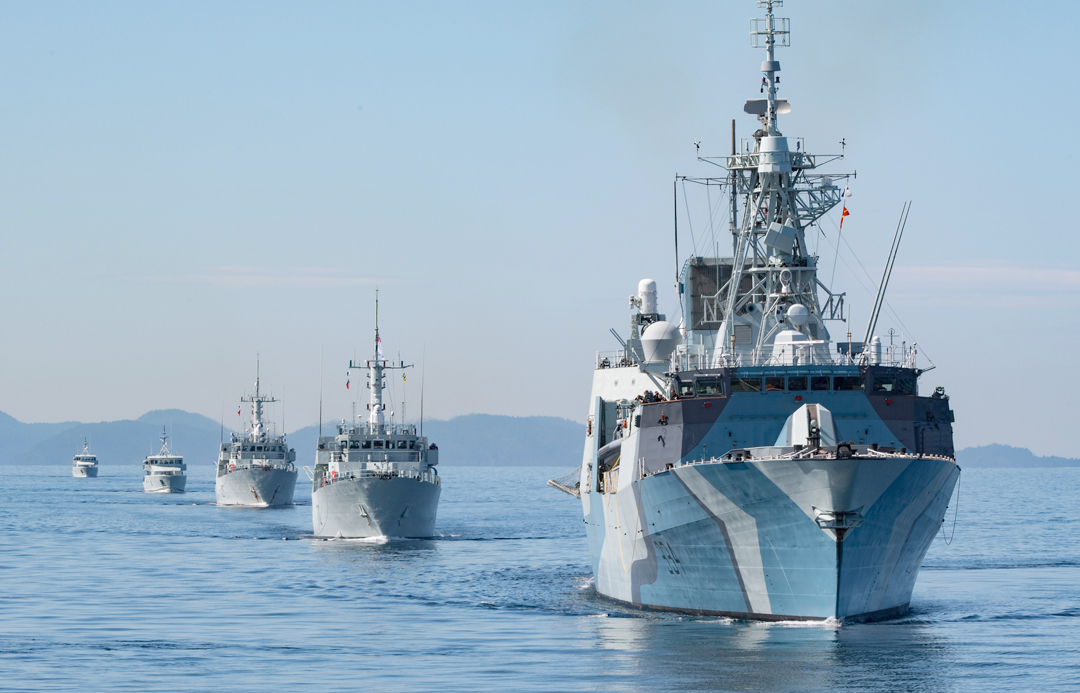 lookoutnavynews #HMCSRegina (front) followed by #HMCSBrandon, #HMCSNanaimo, #PCTCougar, and #PCTWolf, sail in formation with Task Group 303.1 in the Strait of Georgia on April 14. Photo: Corporal Jay Naples, MARPAC Imaging.
#HMCS #rcn #marpac #cfbesquimalt
