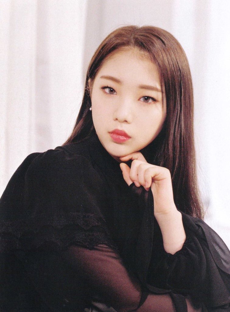 Yeojin A free-spirited, outgoing girl who becomes bitter because she has to move away from her hometown to another. Though despite this, Yeojin eventually adapts sooner than expected. She's brave and willing to face any hardships standing in her way.