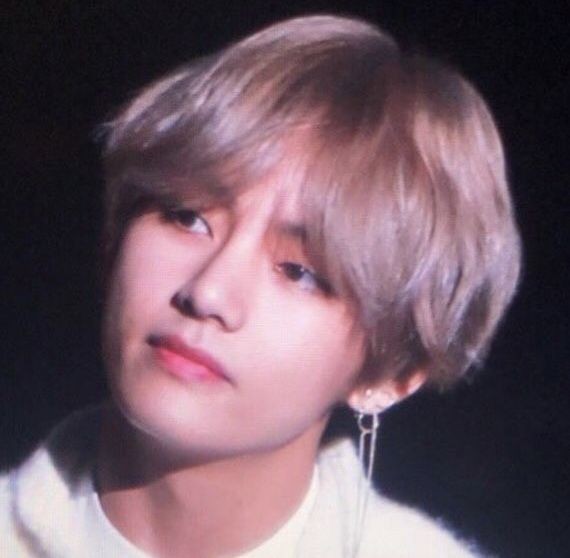 taehyung ME DUELE DARLES ESTOS ICONS SON MUY LINDOS