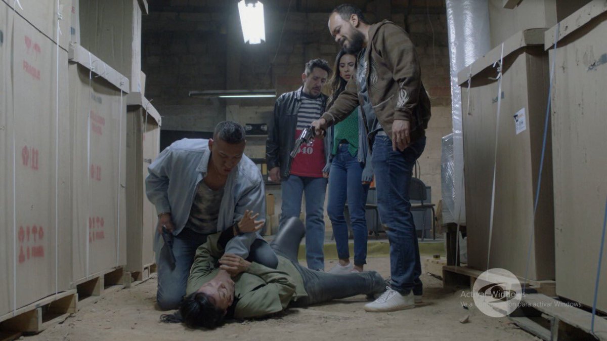 sclmarlonmoreno's tweet photo. Cada vez mejor #LaVenganzaDeAnalia No te la pierdas una serie de excelente calidad con tan solo 56 capítulo los mejores actores con el regreso a la televisión de @Marlon_Moreno_S y @carogomezfilm @michmanterola @julianagalvisv @Geraldine_Zivic por @CaracolTV 8:30 hrs https://t.co/n5OBQvQlPh