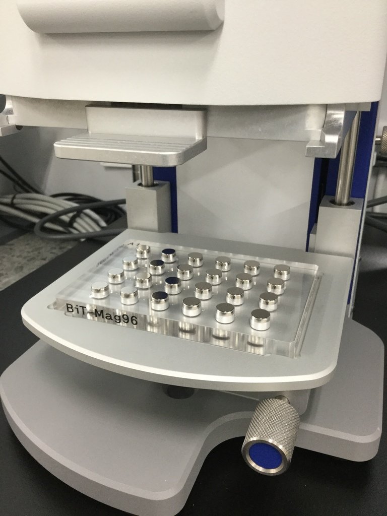 nanoplanarian's tweet photo. Agilent Bravo (どのステージでも)、Eppendorf epMotion 96 には、ぴったり仕様になっています!もちろんマニュアルもOK!
※BiT-Mag96の製品版にはロゴは入っていません。テプラ(自作)です。
https://t.co/aAb7opJeuS
https://t.co/VvxcUYAGRI
https://t.co/JnfUQtufAf
#BiTMag96 #epMotion #Bravo https://t.co/5mUDxiLzkU