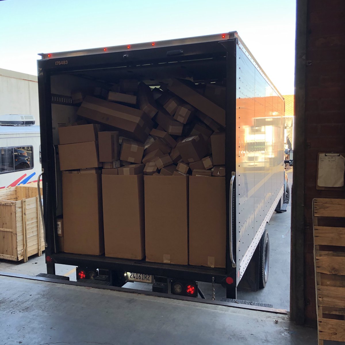 StringKing's tweet photo. When a normal truck just won’t do...
@ups had to send in the big dawg for our pickup today. Over 1,300 orders shipped! We are working hard to get your orders out as quickly as we can.
#StringKingFaceMask
#TheBestTrustStringKing https://t.co/Ga1nE2Bhwm