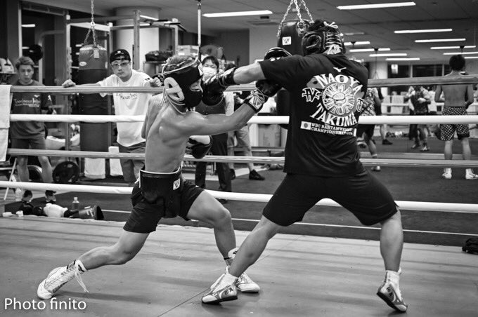 FinitoYamaguchi's tweet photo. 兄弟でスパーリング。
#boxing #monochrome #ボクシング #モノクロ #naoyainoue #井上尚弥 #shingoinoue #井上真吾 #takumainoue #井上拓真 https://t.co/WuyWQTJnrC