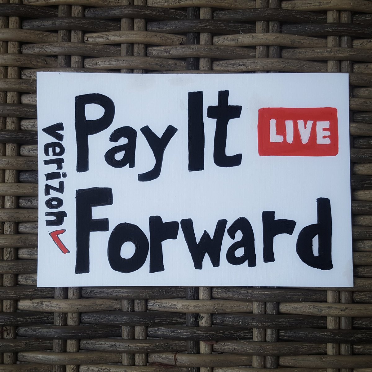 pecanthenut's tweet photo. loved the show!  I drew this while listening.  @finneas @ #PayItForwardLIVE https://t.co/Ov9vNzpkMD