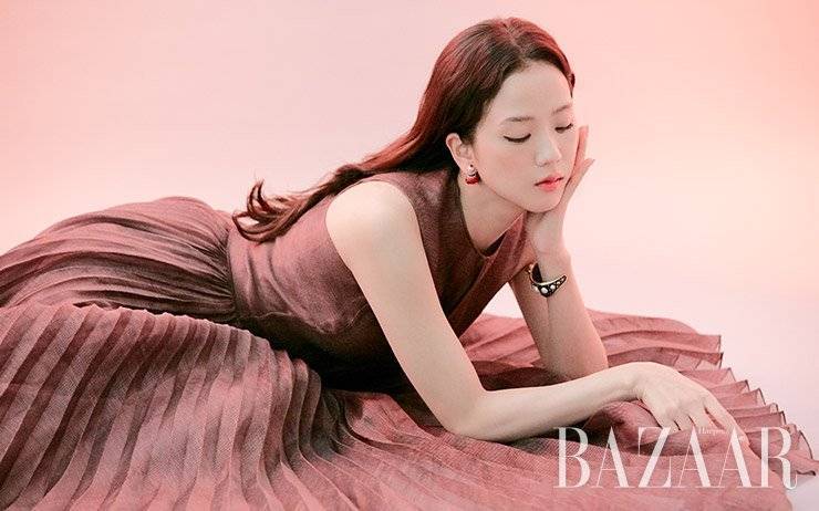 -☆ BAZAAR: Jisoo