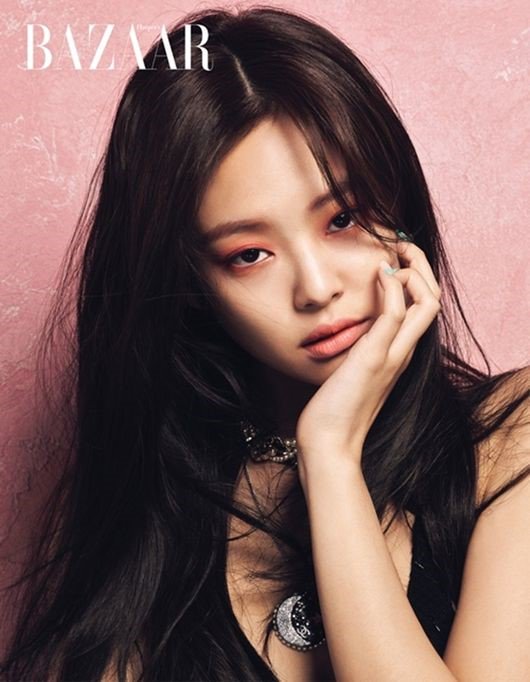 -☆ BAZAAR: Jennie