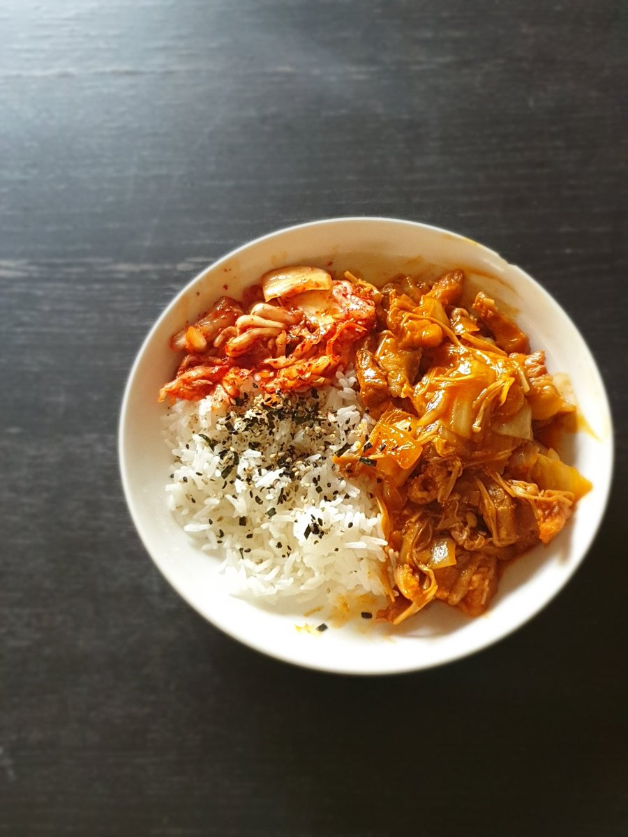 Speaking of good ideas, I had leftover pork belly from when I made roast pork so I thought I'd try my hand at Korean style Chilli Pork.For once, the Kimchi is an appropriate side condiment. Also my mouth is burning and this is fkn delicious.