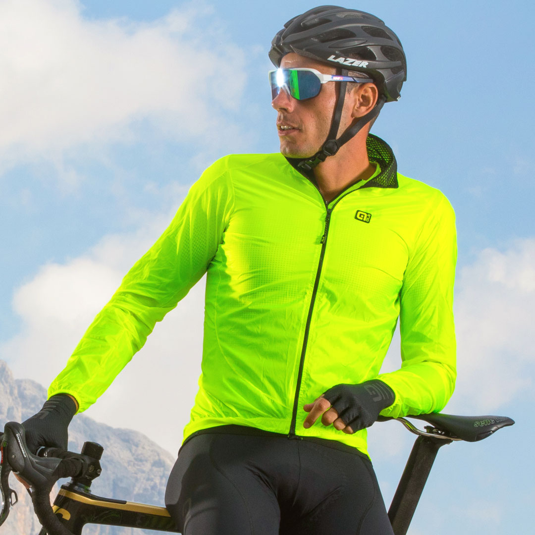 ALE_Australia's tweet photo. As the morning mercury drops, it's time to breakaway from the peloton with our range of cross season essentials.
https://t.co/IHt2mgahJg https://t.co/b0BKPJQ69B