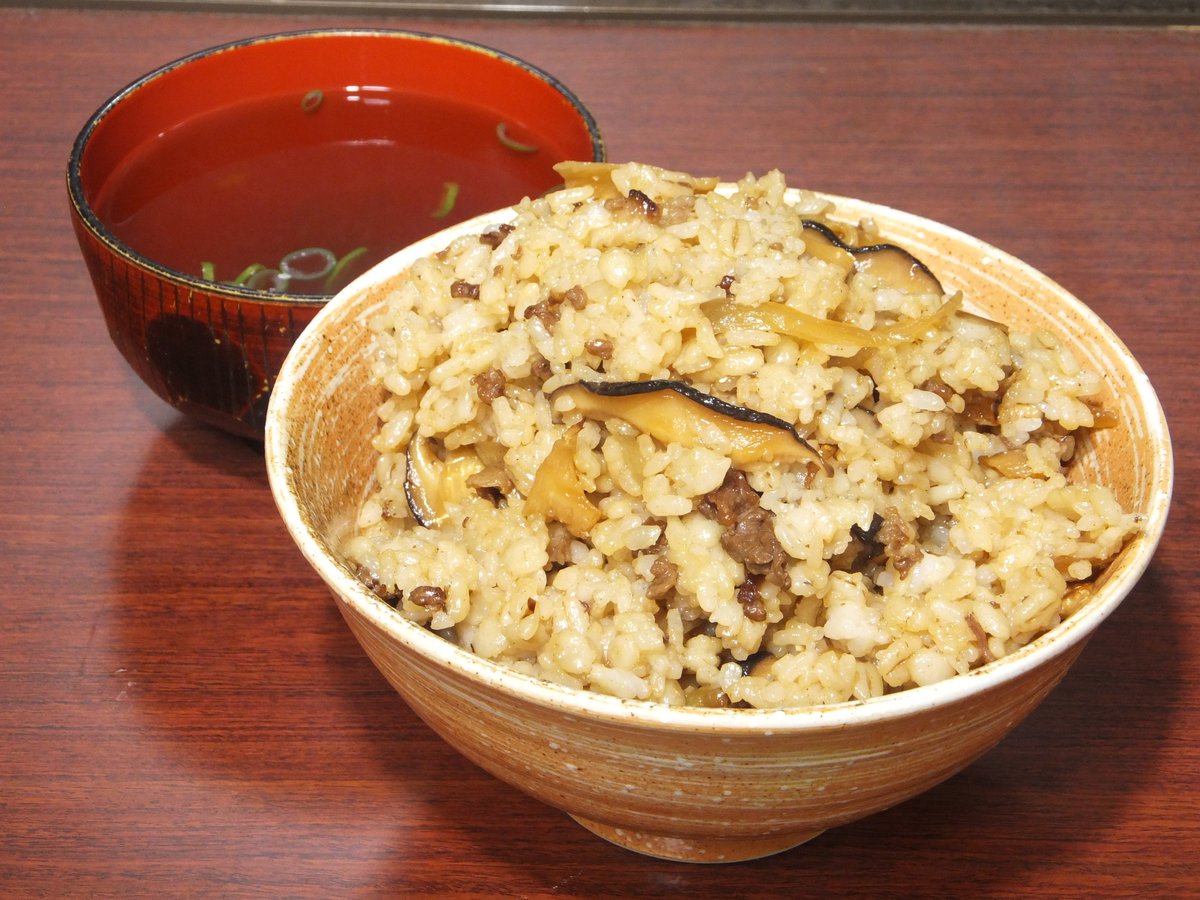 有馬桓次郎 混飯汁 S14 戦艦霧島 材料 2人分 牛肉100g 玉葱1 2個 タケノコ1 2個 椎茸3個 白飯茶碗3杯分 出汁2カップ 青葱少々 醤油 砂糖 牛脂 海軍料理 コロナに負けるな