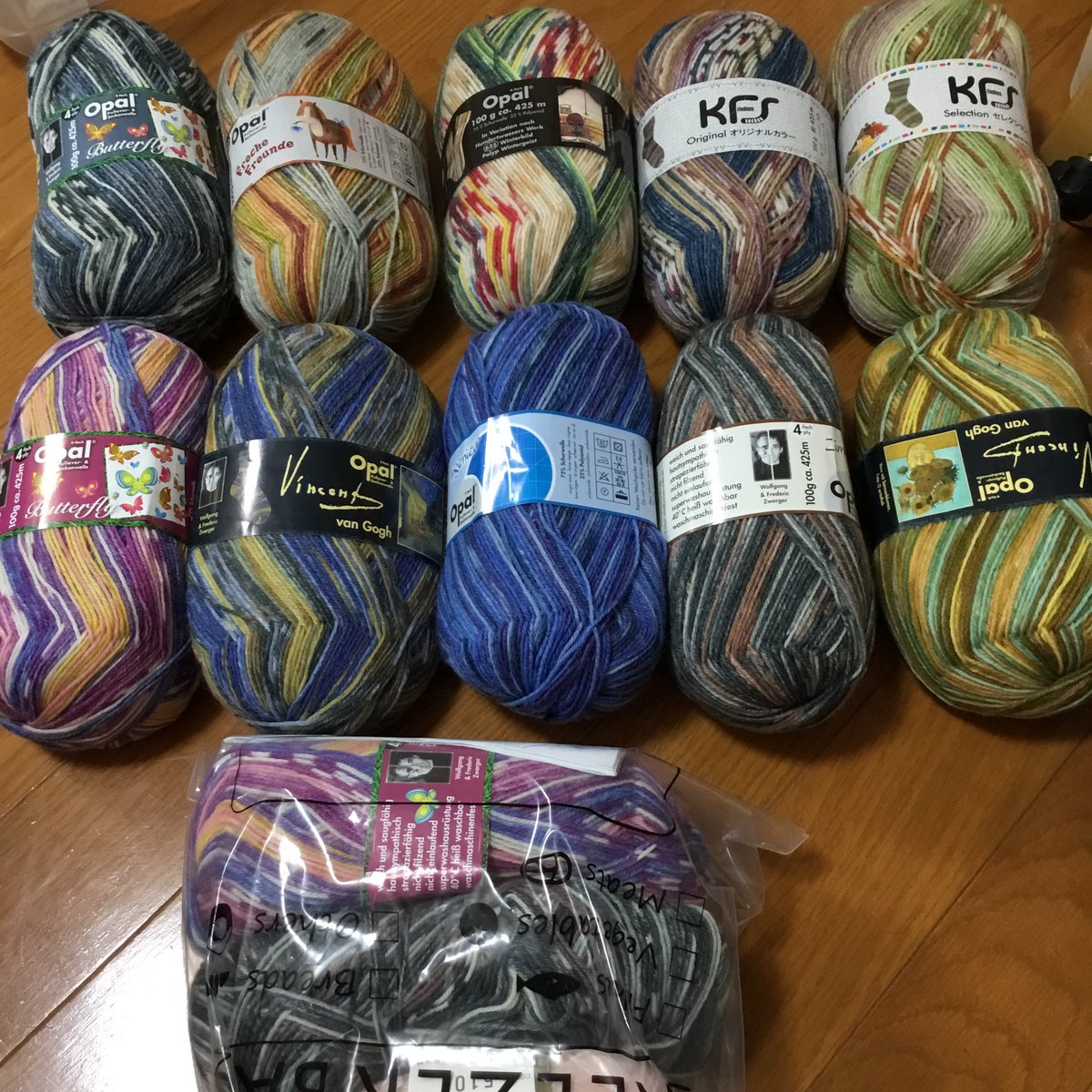 clover_non's tweet photo. 毛糸の整理したのでまとめてアップ🧶

消費に努めて新しくは買わないぞ！
と言いつつ今年の冬はミックスロールポップみたいな可愛い系の糸でポンチョとか編みたい！と思っていたりする。 https://t.co/wZRnya1hIY