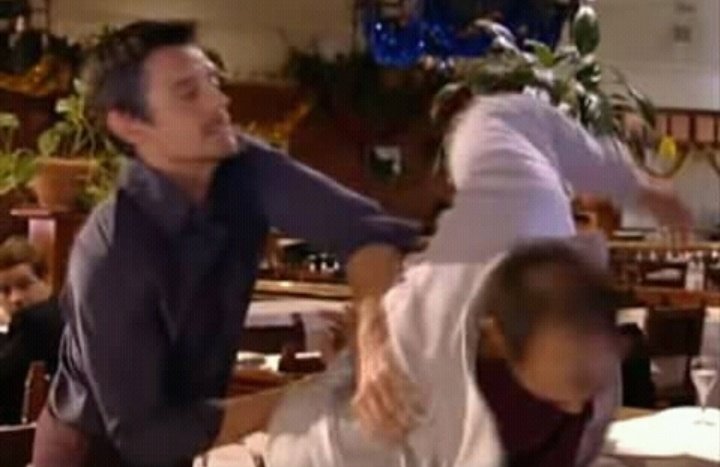 i__smell_snow's tweet photo. Telefe, si te dijeron que tenes que pasar #LosSimuladores todos los dias los tenes que pasar, boludito! https://t.co/I2UIxcMvnC