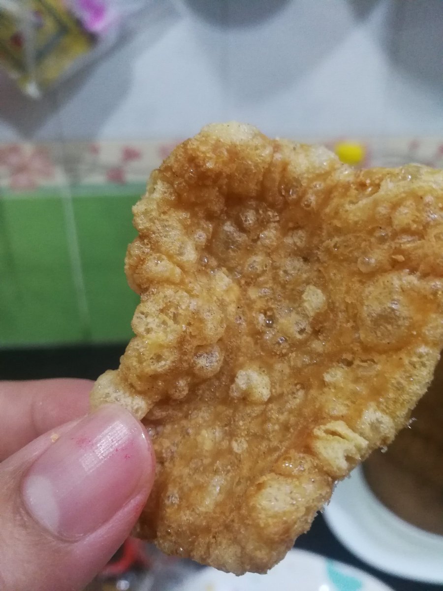 BakeryCheeseca1's tweet photo. เราสั่งแคปหมูร้านนี้มา​  อร่อยมาก​  ที่ร้านทำวันต่อวัน​  ไม่เหม็น​หื่น​  กรอบมาก​ รสชาติถูกปาก​  ที่สำคัญ​ ชิ้นใหญ่​มาก​ เทียบ​กับร้านที่เราเคยกินมาน่ะค่ะ​
ถุงล่ะ10฿ 100฿ ได้​ 12ถุงเด้อ👍👍👍👍  ของอร่อย​ราคาประหยัด
สนใจสั่งเลยจ้า​  @flippedpx
#อร่อยไปแดก
#อร่อยบอกต่อ https://t.co/NeooWYCy1p