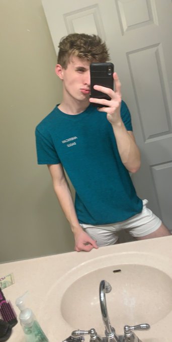 &ldquo;Love me, hate me, say what you want about me&rdquo; 😘😘😘 https://t.co/07jtYWnuvc