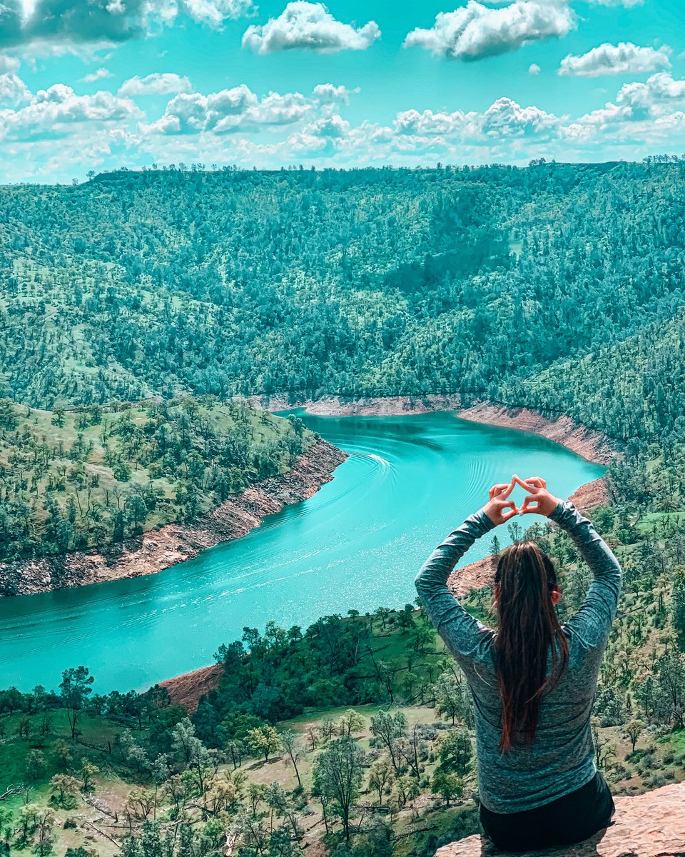 HAPPY EARTH DAY🌱🌎🌈🌊
Remember to give back to our planet as it gives to us. Take time today and everyday to appreciate this beautiful place we call home 🌎✨