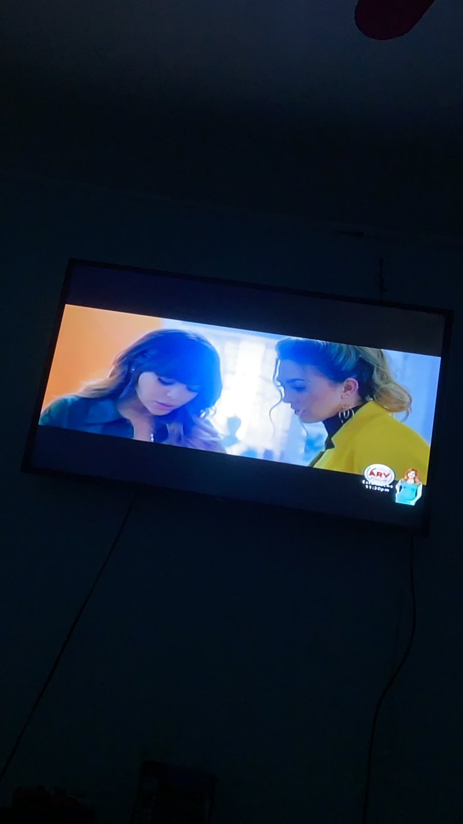 heavenlyIauren's tweet photo. AYYYY MADRE E HIJA LLORO #LaDoña2 https://t.co/ZCU5EI5ios