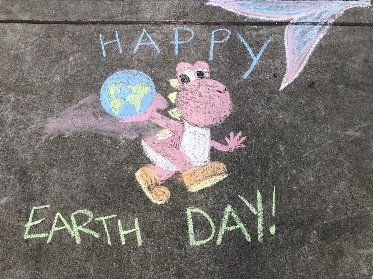 LenaHowland's tweet image. In honor of Earth Day, students part of @SacSunrise took part in the #climatechalkout on the sidewalks around the state Capitol, DOCO and Old Sacramento. We’ll hear from one of the artists on her message to Sacramentans on #LateNewsTonight at 11 on @ABC10. 
📸: Selene Martinez