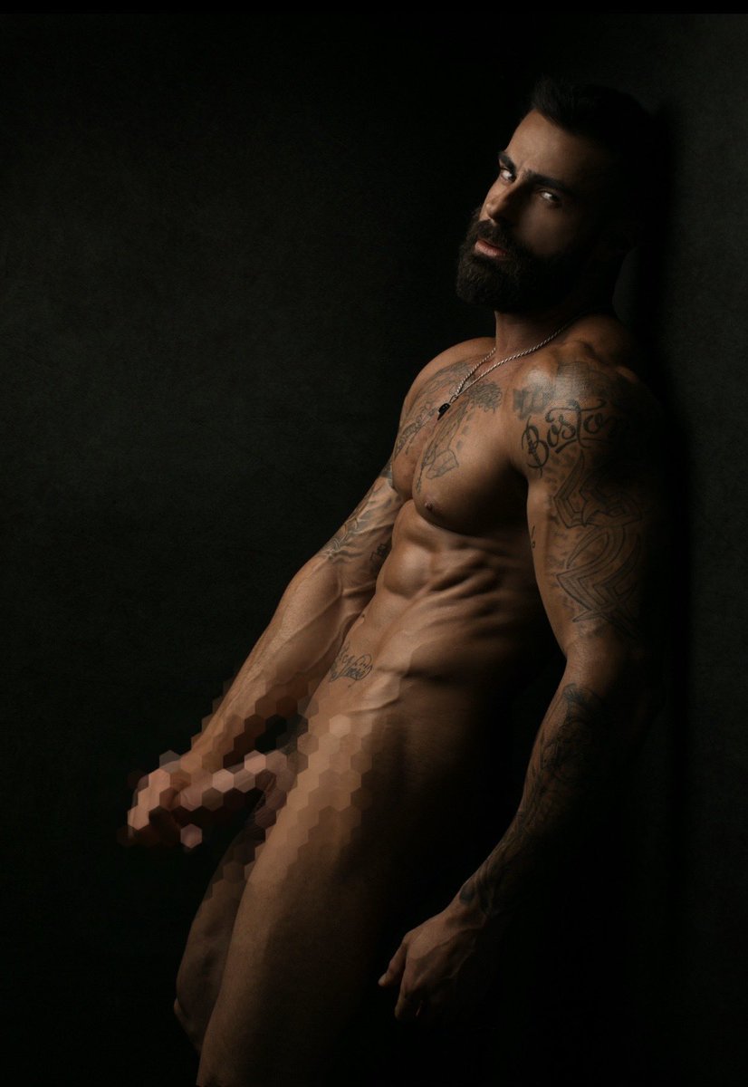 DelfinoStudios's tweet image. Listen up! I know you are used to being in charge with them but I AM in charge now. I will do with you as i please. Now get over here an service a real man. 

Subscribe 
onlyfans.com/DarrenDelfino
