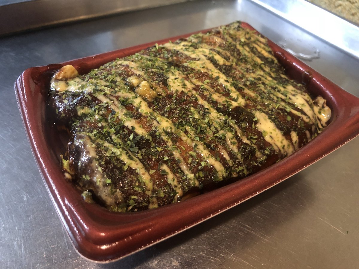 nannbantei's tweet photo. 本日もテイクアウト・ubereats営業中でございます！皆さんを少しでも元気にできればと一生懸命美味しく焼かせていただいております💪天気も良いので外で食べるお好み焼きもいいですね😊是非なんばん亭のお好み焼きも連れて行ってください😆#なんばん亭 #お好み焼き #ubereats #テイクアウト #百名店 https://t.co/0A76qcZVMY