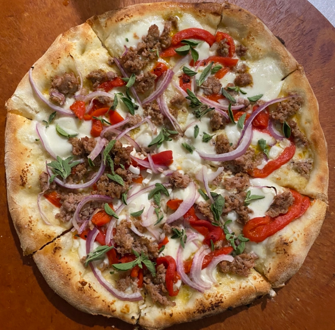 FoodsOfMyCity1's tweet image. #Bollo offers delicious, true wood-fired #pizzas, #pastas, &amp;amp; more w/really good $5 bellini. 

During the #COVID19 stay-at-home order, they've partnered with @southernsmoketx to help hospitality industry families &amp;amp; individuals in need! #SupportYourLocalRestaurants | #MissingHou