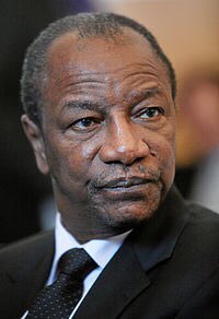 His ancestor and neighbor of  #Guinea 82 years old dictator Alpha Conde,m has asked that everybody out menthol in the nostrils and drink hot water to avoid catching the virus. Mind you he held elections amid the pandemic and the head of his electoral commission died of CoronaVirus