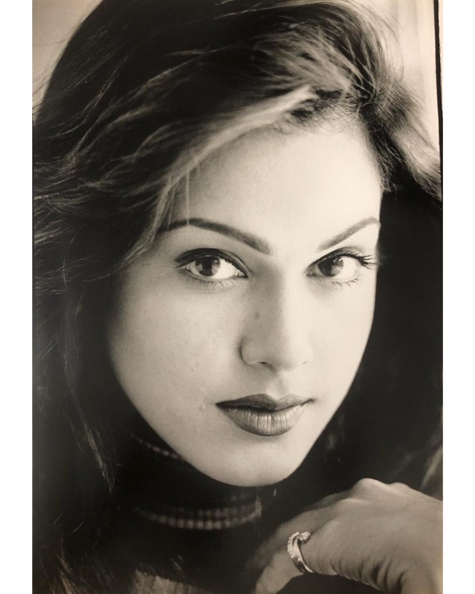 ishakonnects's tweet photo. #throwbackthursday to my modelling days! #WhenIWas16 https://t.co/rMvIEs7SCg