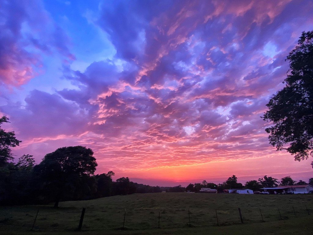 CharlieColgan's tweet photo. “The heavens declare the glory of God, and the sky above proclaims his handiwork”. -Psalm 19:1 https://t.co/QW30js2Prt