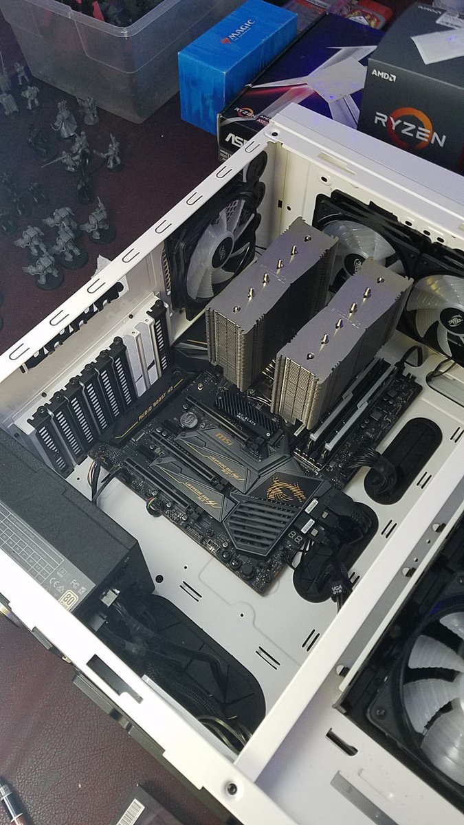 dopyJr's tweet photo. New mobo/cpu/rgb who diss??? 
#beforeandafter #ASRock to #MSI #RYZEN7 #GSKILL #EVGAxSoFreshSoClean #nvidia #noctua #coolermaster #Corsair #steelseries #pcmasterrace #ASUS #GamingSetup #pcgaming #PCBuild #StayHome https://t.co/10yzLEbsPg