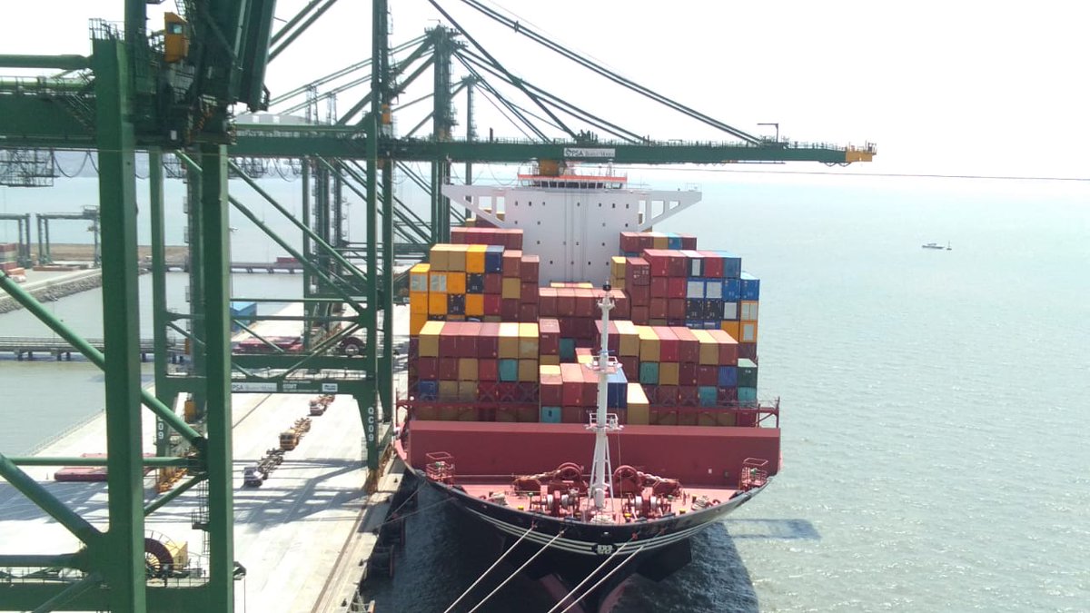 In the past 48hrs, we handled 737 boxes ( 1452 TEUs ) of refrigerated exports &amp; imports including pharmaceuticals , onions, grapes and apples. In the past 24 hrs , 1466 TEUs of imports have been delivered from our terminal . #thebmctfactor #indiaismoving 
<a href="/JNPort/">जवाहरलाल नेहरू पत्तन प्राधिकरण (JNPA)</a> <a href="/shipmin_india/">Ministry of Ports, Shipping and Waterways</a>