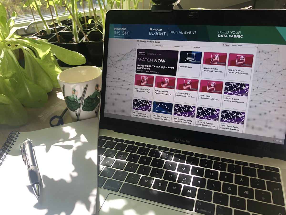 mleissner's tweet photo. Let’s do a live migration of #NetAppINSIGHT from the sunny kitchen office for the Cloud sesssion! https://t.co/ijqgDSwGZT