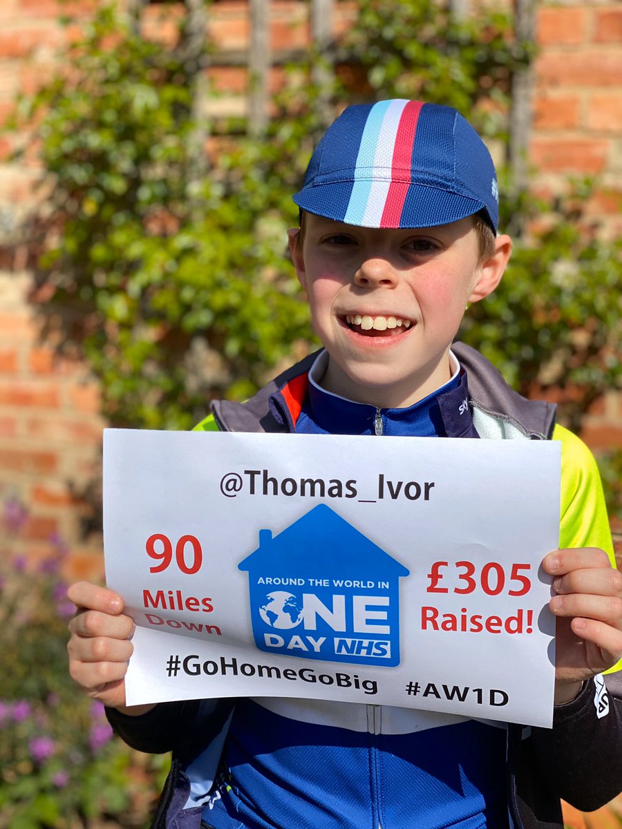 thomas_ivor's tweet photo. 90 miles at 1030. The little metronome is gathering more and more items around his workstation!🤣 #GoHomeGoBig #AW1D @Worldin1Day https://t.co/I6WdEO2CKR