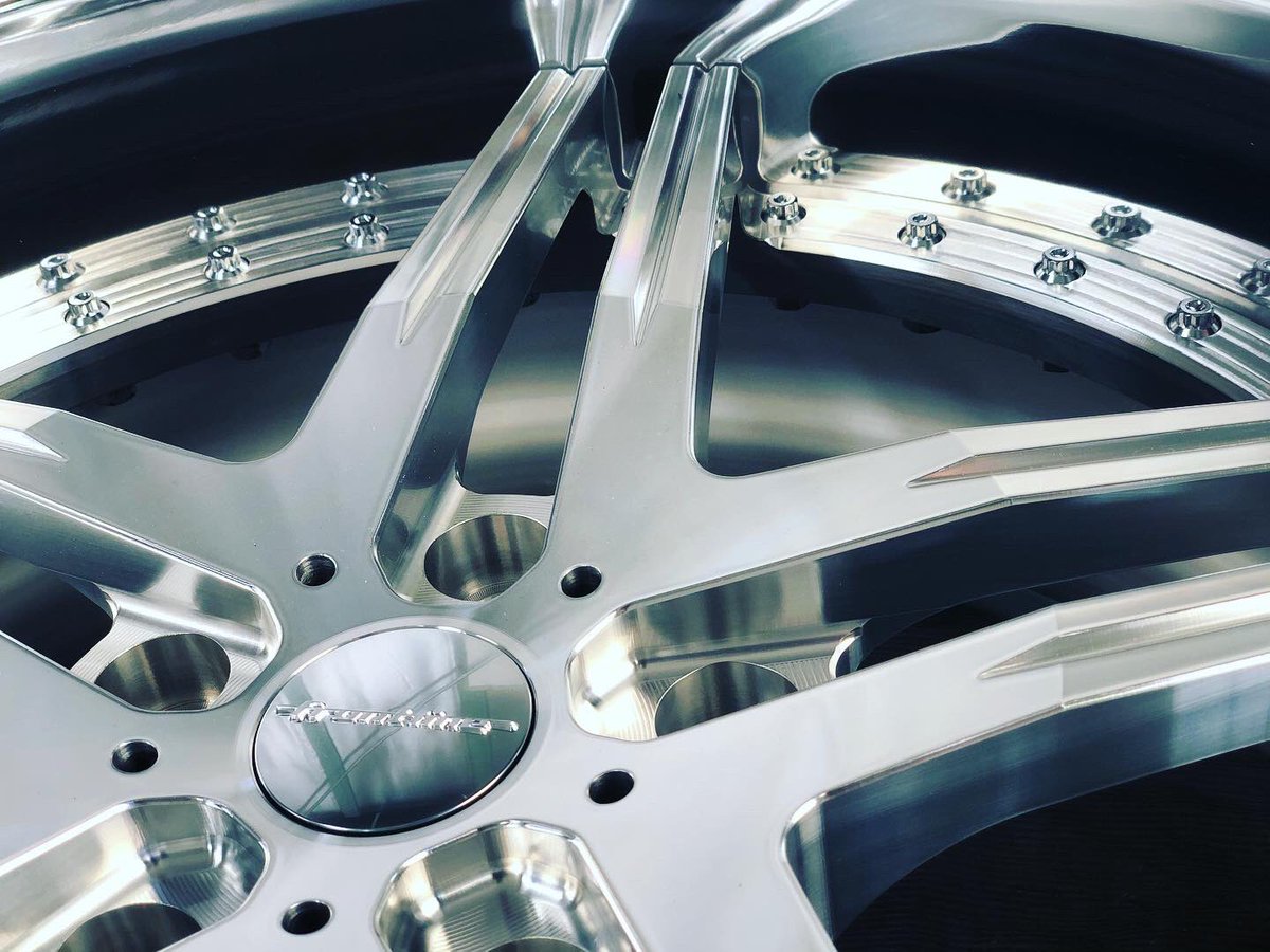 frontline_emc's tweet photo. Frontline
EGS Series
EGS-07
20inch
ReveresRim
#frontlinewheels
#frontline
#egs07
#forgedwheels
#20inch
#5spoke https://t.co/a3C0Iw1FVv