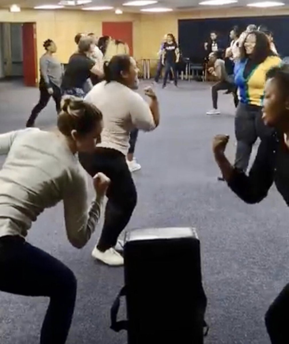 ILeadSelfDefens's tweet photo. Remember when we impacted 300 Women in ONE day with our Physical Self Defense technique class at the Media Park JHB? Once pandemic has passed, we’ll have more of these classes just for YOU, keep checking our social pages for classes in your area. #ILeadSelfDefense https://t.co/3jZHhVY9i2