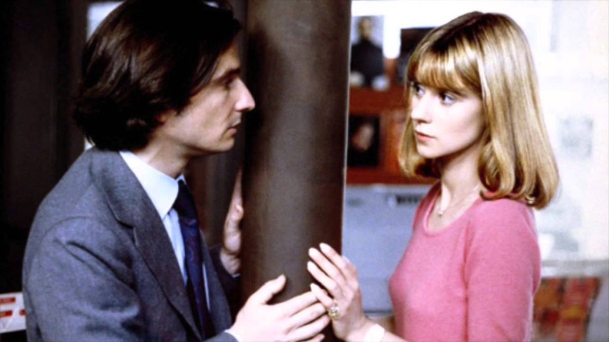 Mais saviez-vous que le film s’inscrit dans une saga qui montre son personnage, Antoine Doinel, campé par l’alter égo de Truffaut, l’unique Jean-Pierre Léaud, à différents moments de sa vie ? Suivent donc Baisers volés (1968), Domicile conjugal (1970) et L’Amour en fuite (1979).