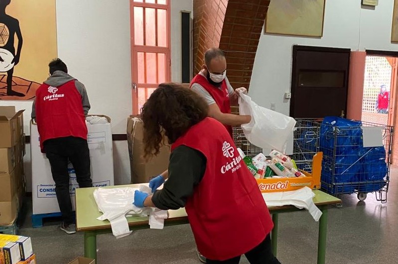 🔴Las peticiones de ayuda a Cáritas Diocesana de Madrid se han triplicado con el #coronavirus. 
Más del 85% son para alimentos, medicinas y vivienda. El 40% provienen de personas que acuden por primera vez a Cáritas. #LaCaridadNoCierra
Sigue leyendo👇
caritasmadrid.org/las-peticiones…