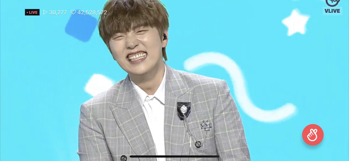 The MC is saying the way Sandeul reads the msg from BANA makes him feel like he is listening to ByulBam and Sandeul said it was out of habit lmao   #B1A4   #비원에이포   #산들   #SANDEUL