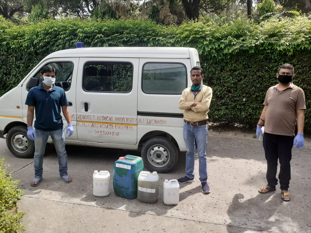 csirnbrilko's tweet photo. @csirnbrilko distributed over 1100 liters of sanitizer to the various departments including KGMU, Various Police Checkposts, Divisional Commissioner office, CO office, Lucknow Police and SHOs of different police stations
@CSIR_IND @Uppolice @AdminLKO @DRSHARAD8675 https://t.co/PmQUMZUHkf