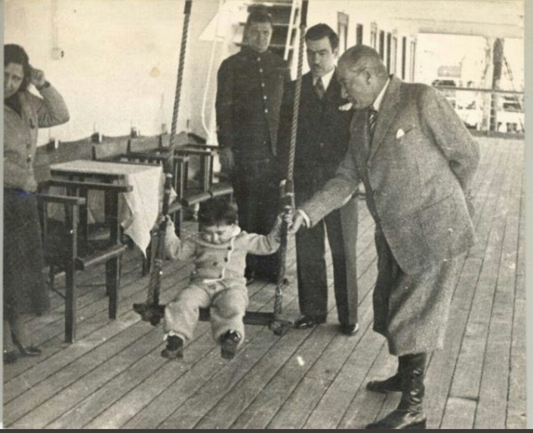 23 Nisan ulusal egemenlik ve çocuk bayramı kutlu olsun.