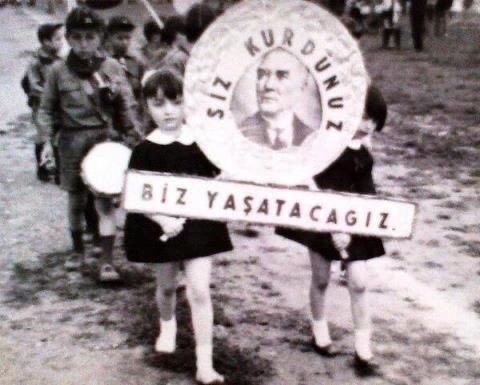 nigdefkk's tweet photo. Bugün #23Nisan Ulusal Egemenlik ve Çocuk Bayramı.

Millî Mücadele'yi başlatan Gazi Meclisimizin açılış yıl dönümü...

Mustafa Kemal Atatürk’ün çocuklarımıza armağanı..

Ülkemizin en güzel yarınları olan çocuklarımız! Bugün sizin bayramınız. 🇹🇷

#23NisanKutluOlsun
#TBMM100Yaşında https://t.co/IooL0gMcLL